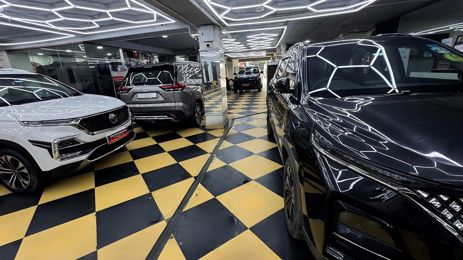 deep cleaning car washing center near me