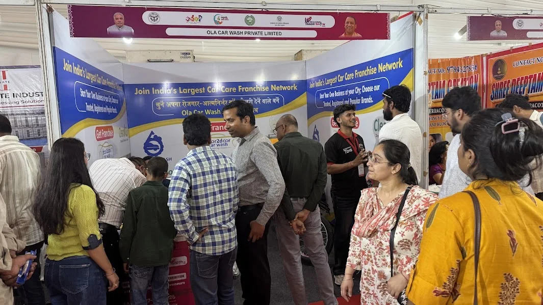 Crowd at Ola Car Wash franchise stall at CM Yuva Conclave Kanpur 2026